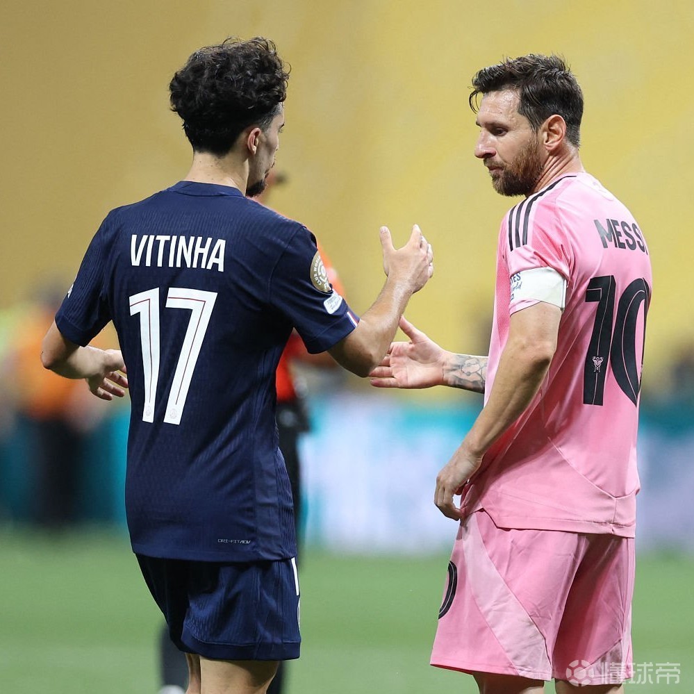 梅西连续二十场比赛得分超过领先优势明显，切尔西不断突破！观众掌声雷动的简单介绍