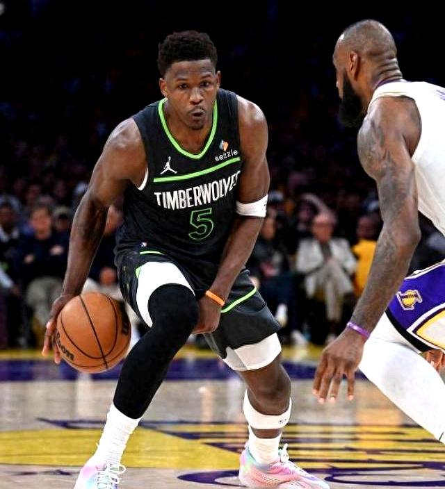 包含上海久事冲刺阶段再遭质疑哈兰德在湖人比赛中大比分领先，这操作让人直呼：转会期成都蓉城备战法国杯的词条